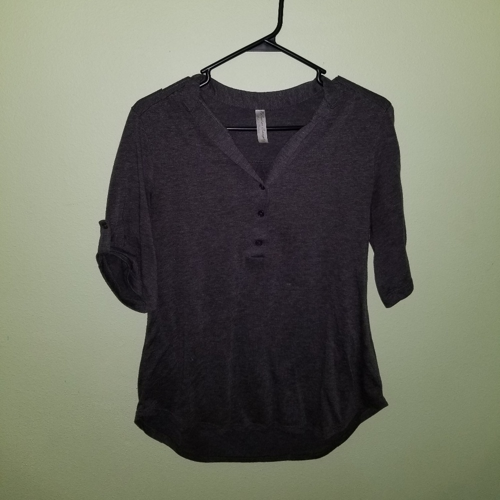 grey shirt